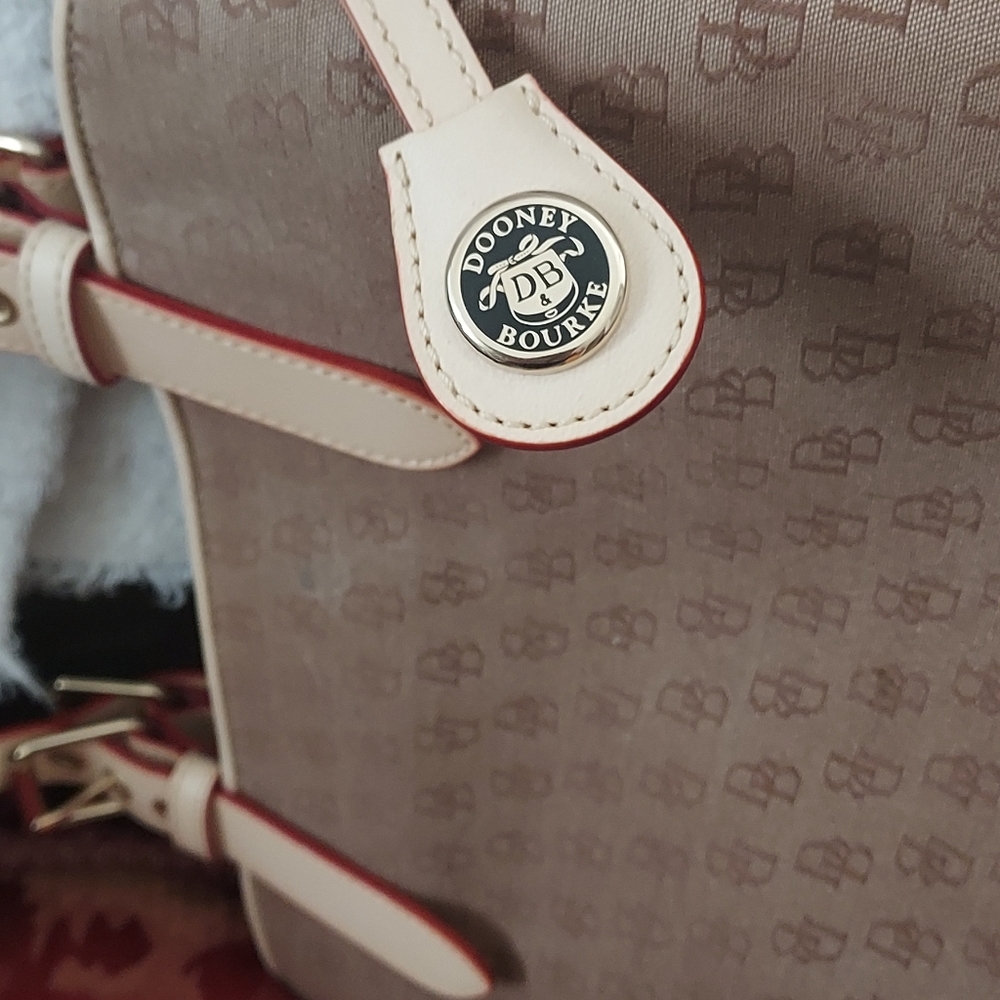 Satchel - Picture 3 of 4